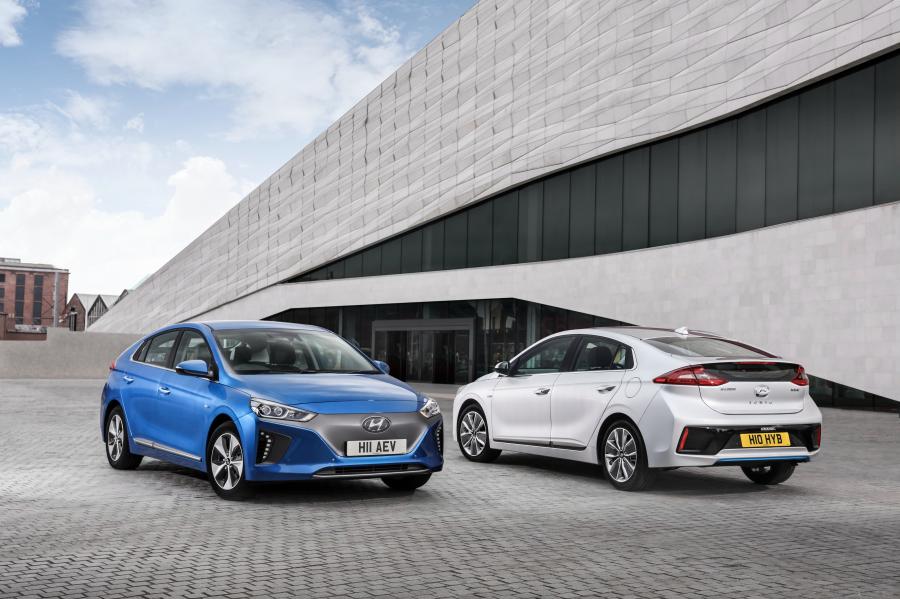  Hyundai IONIQ hybrid 2016 года  (UK) (фото 32 из 32)